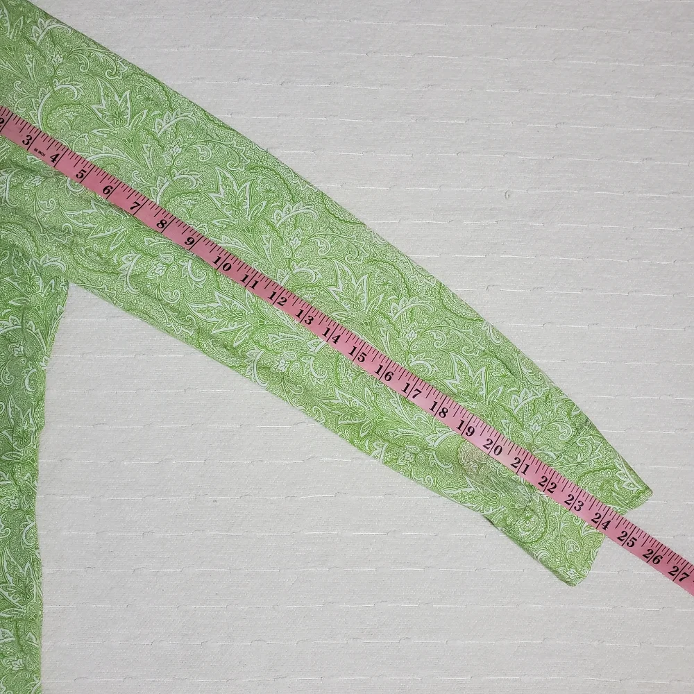 Banana Republic Men's Button Up Shirt‎ Green Paisley Long Sleeve. Size: L